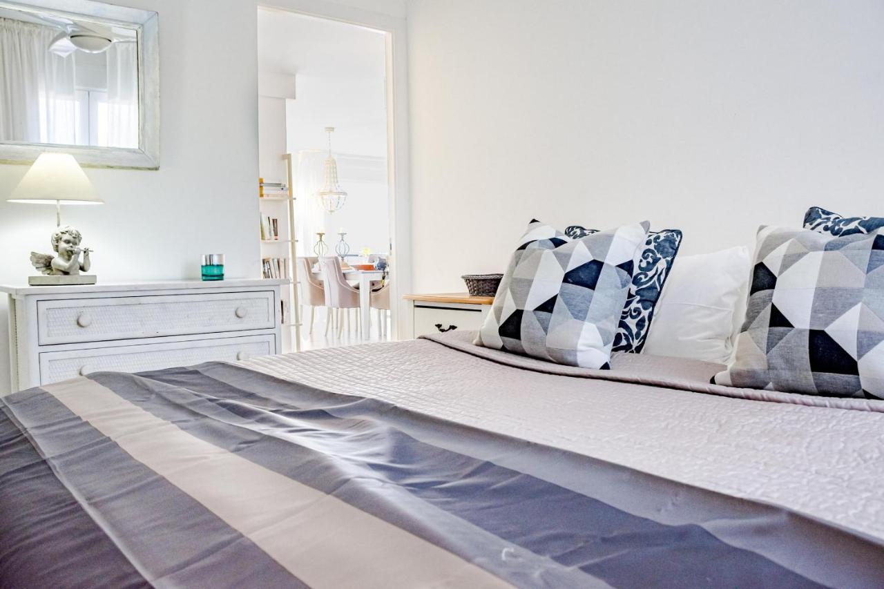 Cp - Modern Beachside Apartment In Estepona Exterior photo
