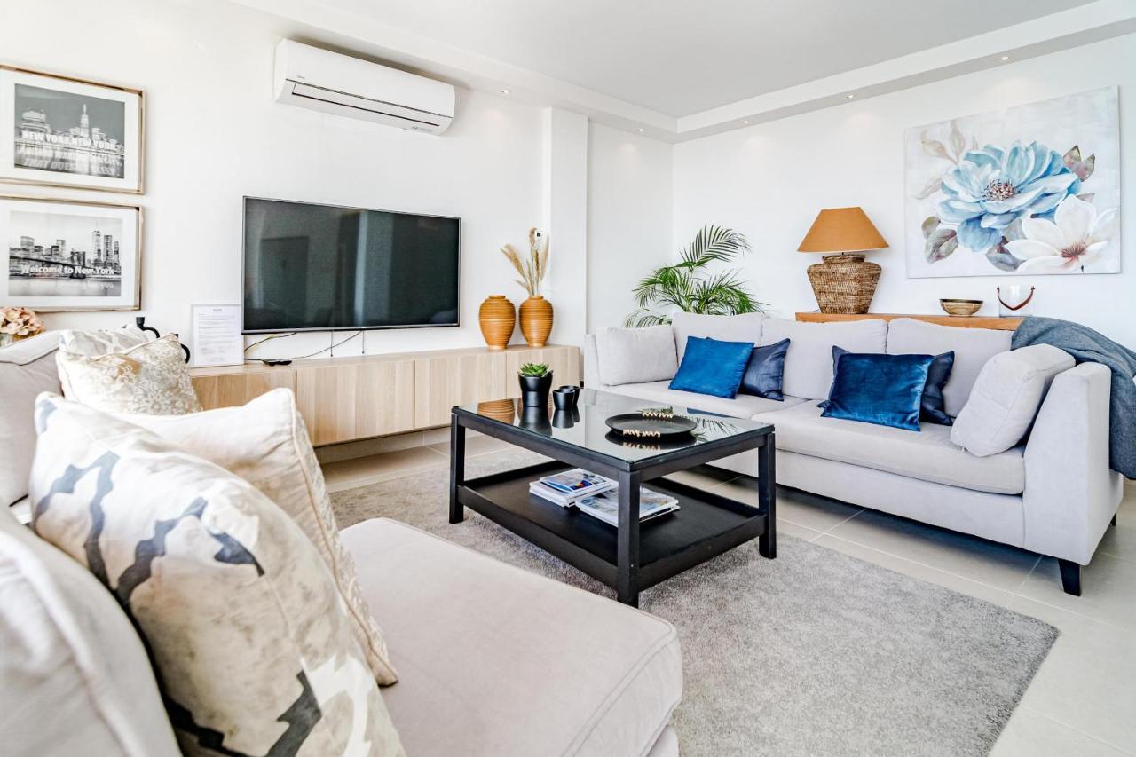 Cp - Modern Beachside Apartment In Estepona Exterior photo